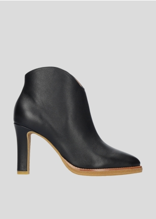 LOLA CRUZ Booties Mod. 005T14BK black
