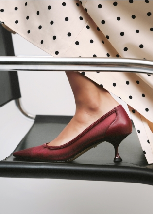 Salones LOLA CRUZ Mod.044Z27BK burgundi