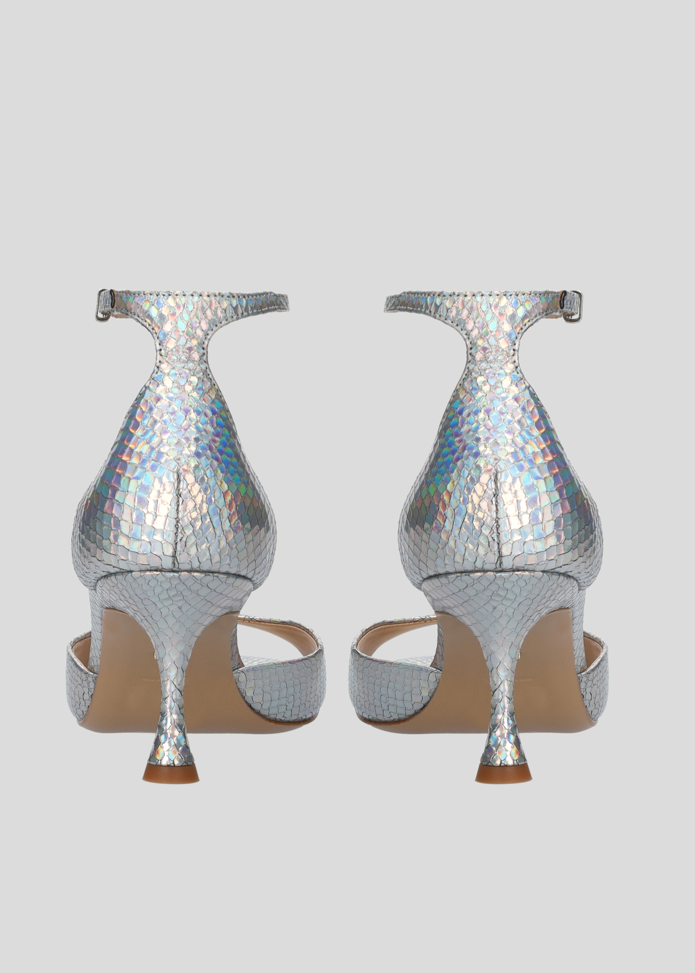 Heeled sandals for women Lola Cruz in leather. Style Kumala