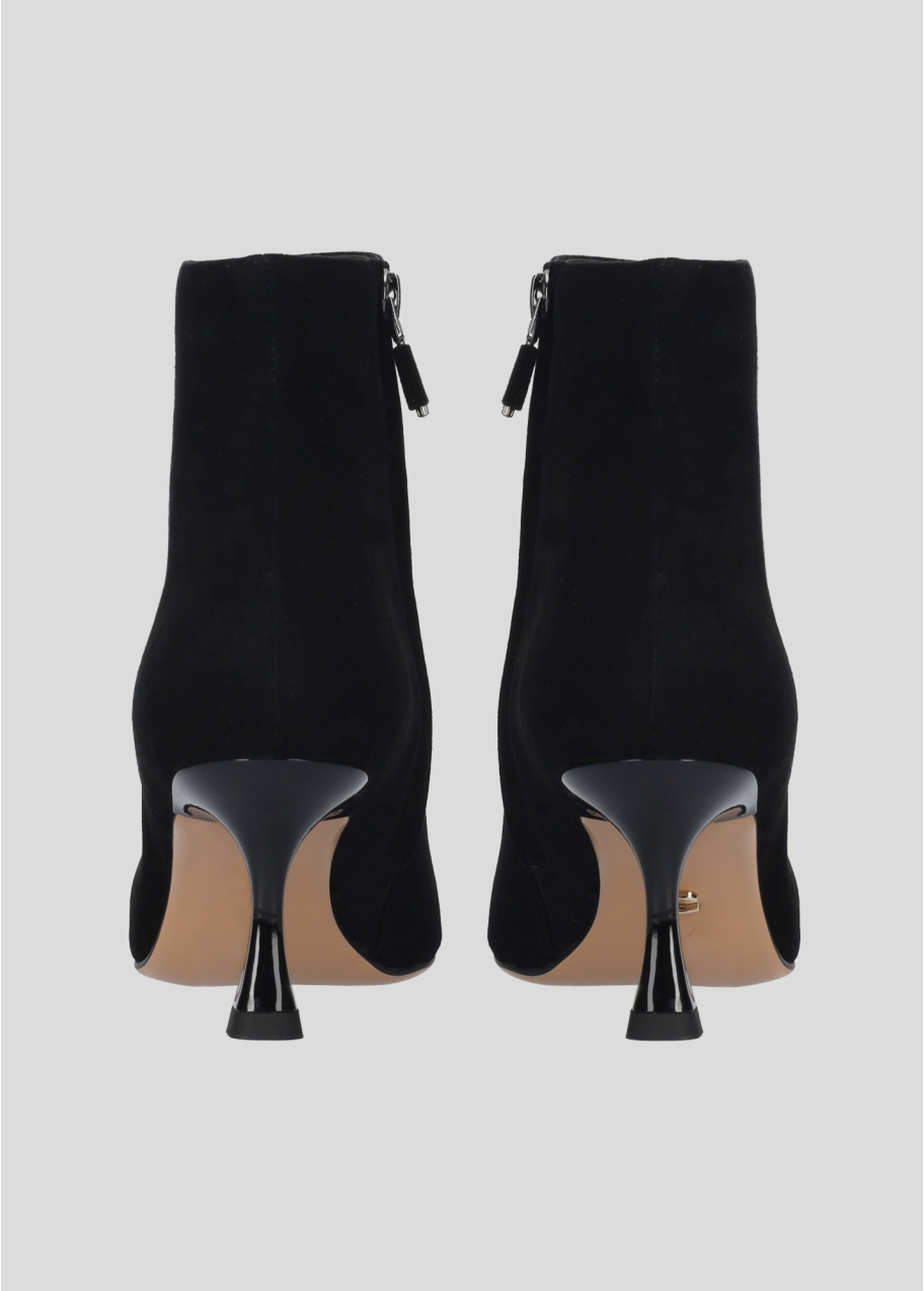 Booties for women Lola Cruz in suede. Style Jazmine Ankle-Boots 65 Booties for women Lola Cruz in suede. Style Jazmine Ankle-Boots 65