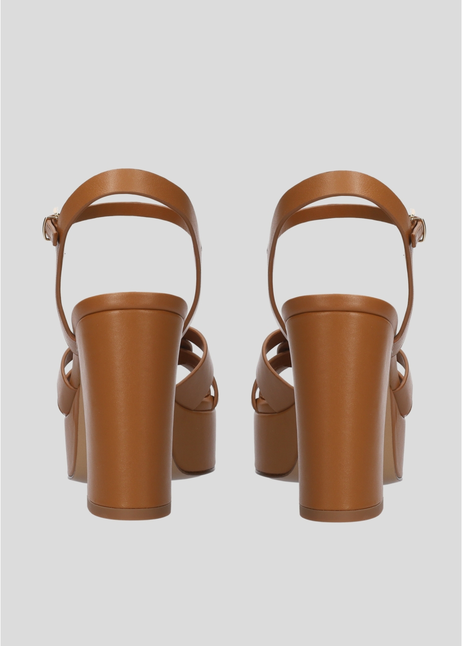 Platform Sandals for women Lola Cruz in leather. Style Aria