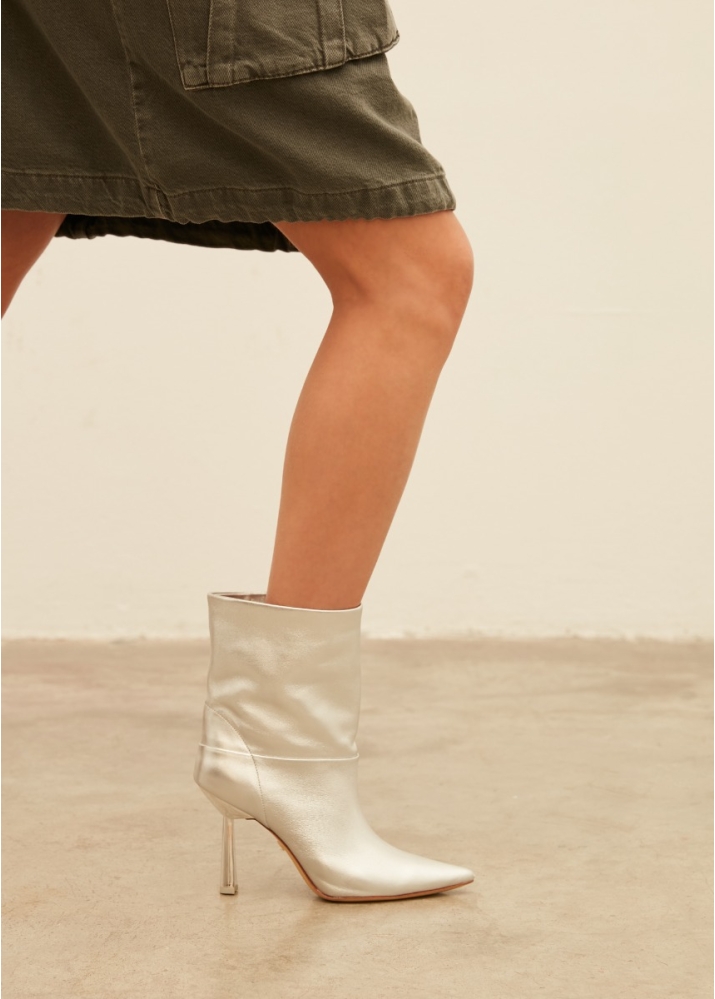【新品】neru design kozara BRUNT LILY olive① LOLA CRUZ V23 España/COLLECTION SS23/Boots & Booties/Boots